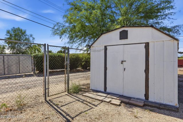 609 S Rosemont Avenue, Tucson, AZ 85711