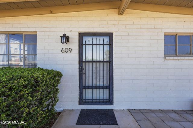 609 S Rosemont Avenue, Tucson, AZ 85711