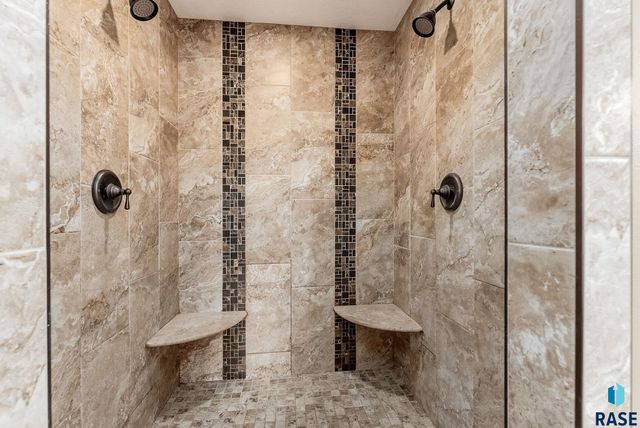 3705 S Bedford Ave Avenue, Sioux Falls, SD 57103