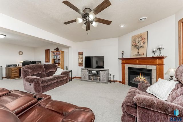 3705 S Bedford Ave Avenue, Sioux Falls, SD 57103