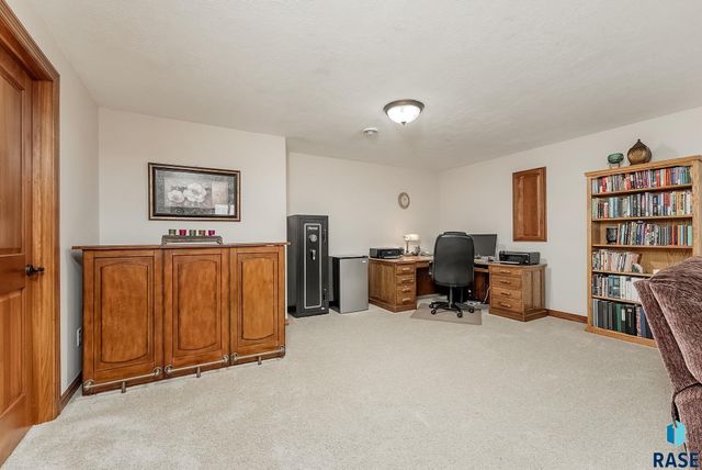 3705 S Bedford Ave Avenue, Sioux Falls, SD 57103