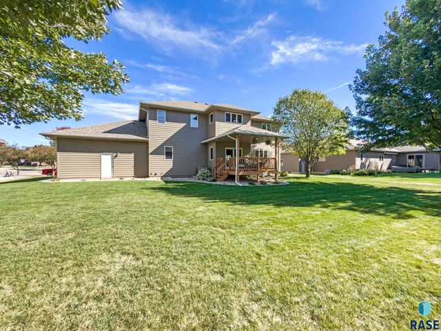 3705 S Bedford Ave Avenue, Sioux Falls, SD 57103