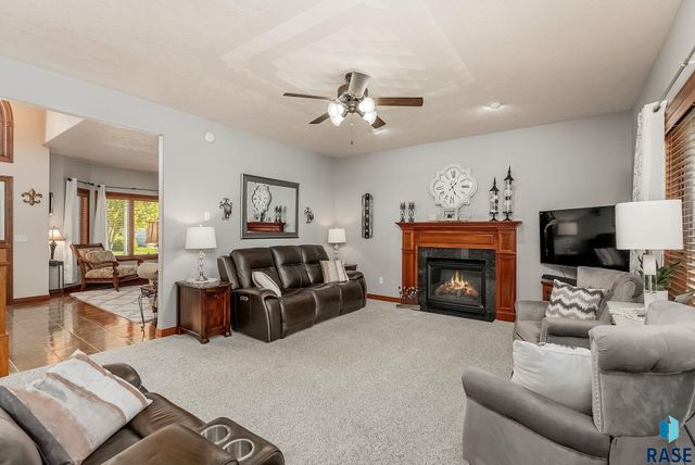 3705 S Bedford Ave Avenue, Sioux Falls, SD 57103