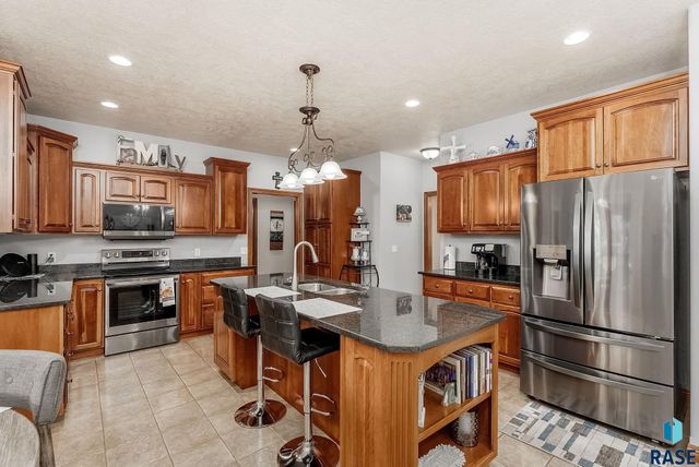 3705 S Bedford Ave Avenue, Sioux Falls, SD 57103