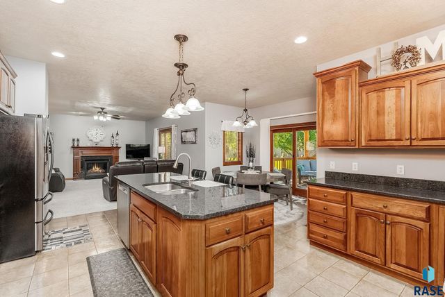 3705 S Bedford Ave Avenue, Sioux Falls, SD 57103