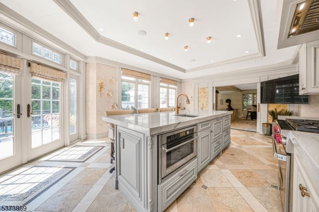 22 Fawn Dr, Montville Twp., NJ 07045