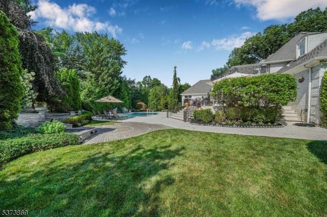 22 Fawn Dr, Montville Twp., NJ 07045