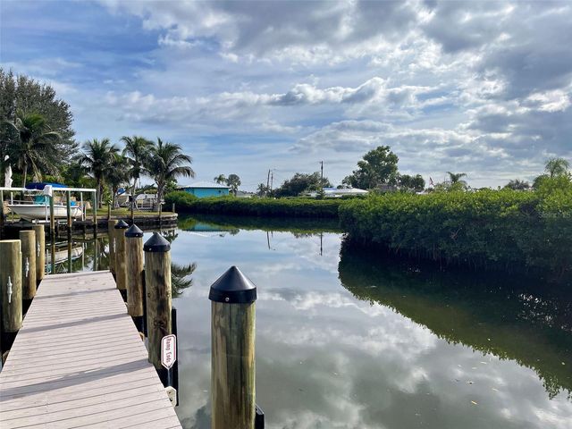 1533 CREST DRIVE, Englewood, FL 34223