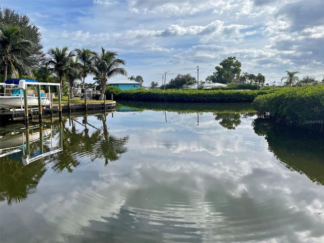 1533 CREST DRIVE, Englewood, FL 34223