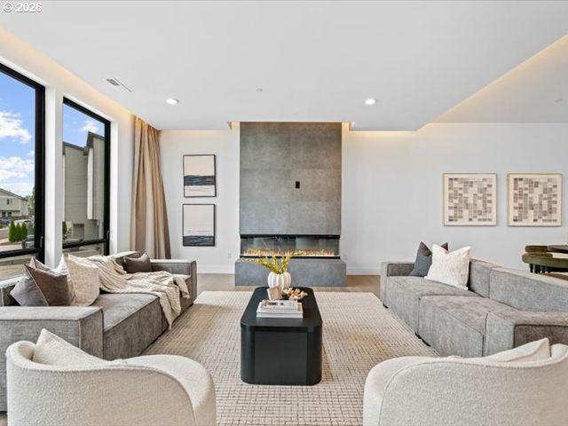 2445 N R St, Washougal, WA 98671