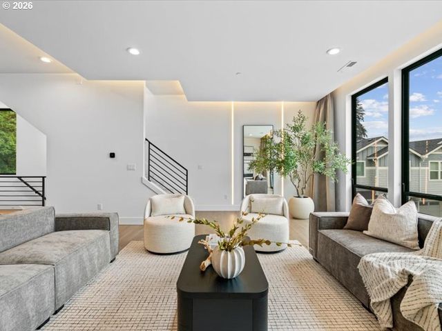 2445 N R St, Washougal, WA 98671