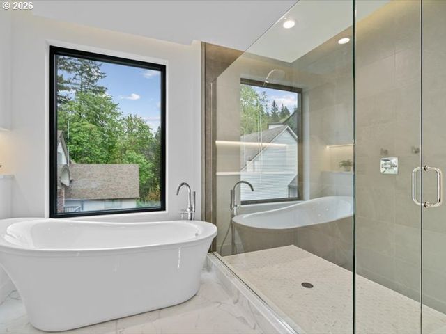 2445 N R St, Washougal, WA 98671