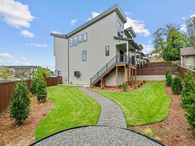2445 N R St, Washougal, WA 98671