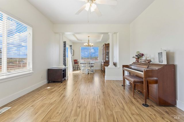 19876 Scotts Lane, Caldwell, ID 83607