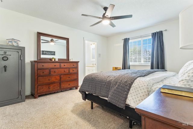 19876 Scotts Lane, Caldwell, ID 83607