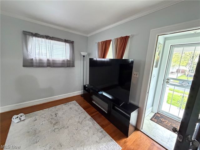 971 Pembrook Road, Cleveland Heights, OH 44121