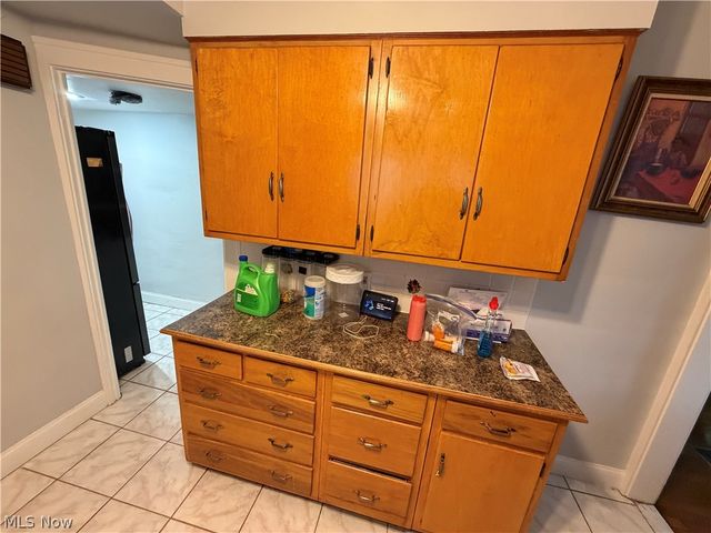 971 Pembrook Road, Cleveland Heights, OH 44121