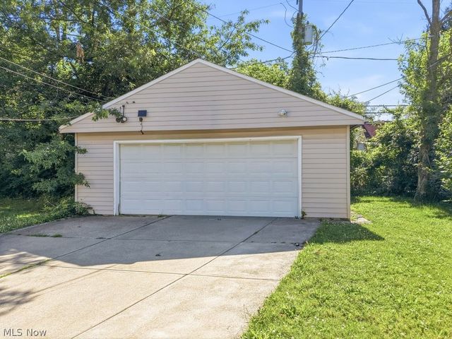 971 Pembrook Road, Cleveland Heights, OH 44121