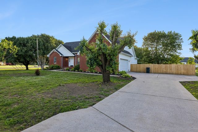 101 Chertsey Ct, Murfreesboro, TN 37127