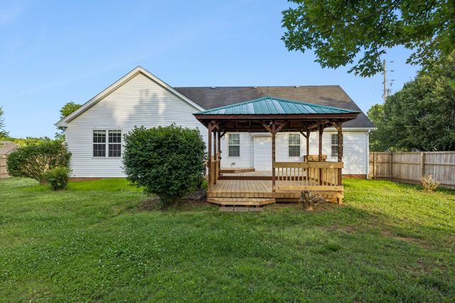 101 Chertsey Ct, Murfreesboro, TN 37127