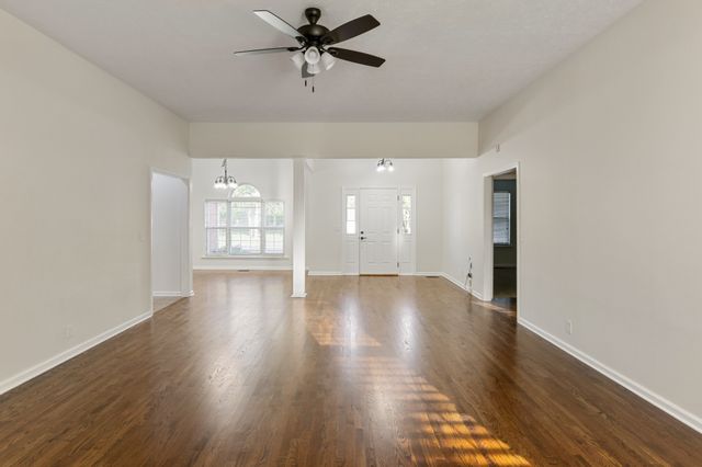 101 Chertsey Ct, Murfreesboro, TN 37127