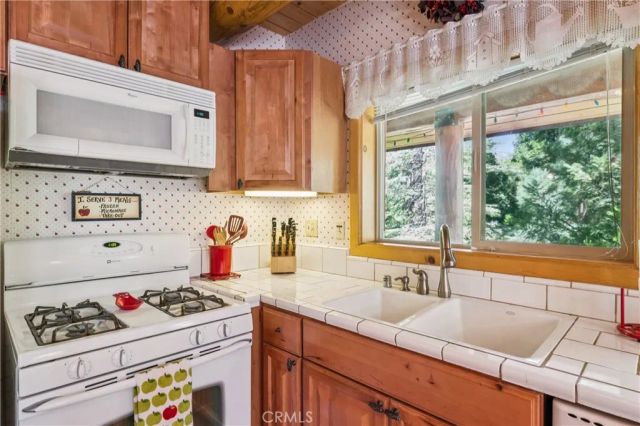 29729 Katharine Way, Cedar Glen, CA 92321