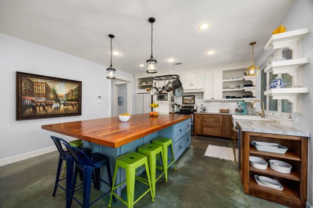 7650 Honea Egypt Road, Montgomery, TX 77316