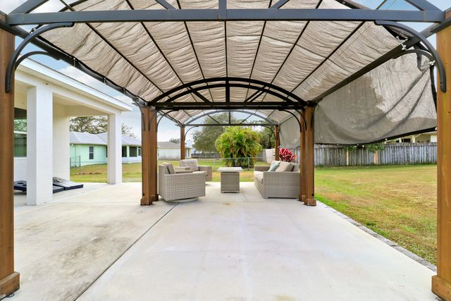 1302 SE Naples Lane, Port St. Lucie, Port St Lucie, FL 34983