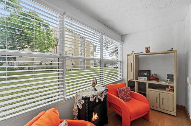 2871 Somerset Dr 103, Lauderdale Lakes, FL 33311