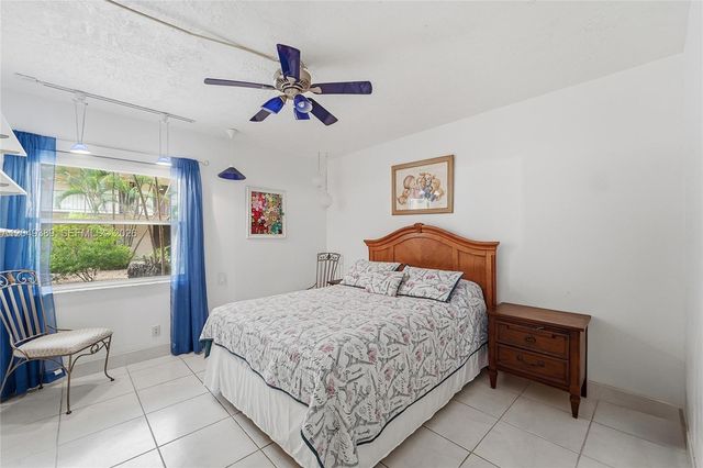 2871 Somerset Dr 103, Lauderdale Lakes, FL 33311