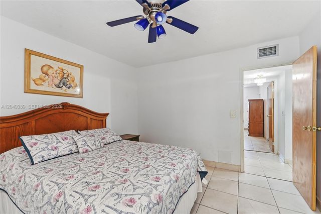2871 Somerset Dr 103, Lauderdale Lakes, FL 33311
