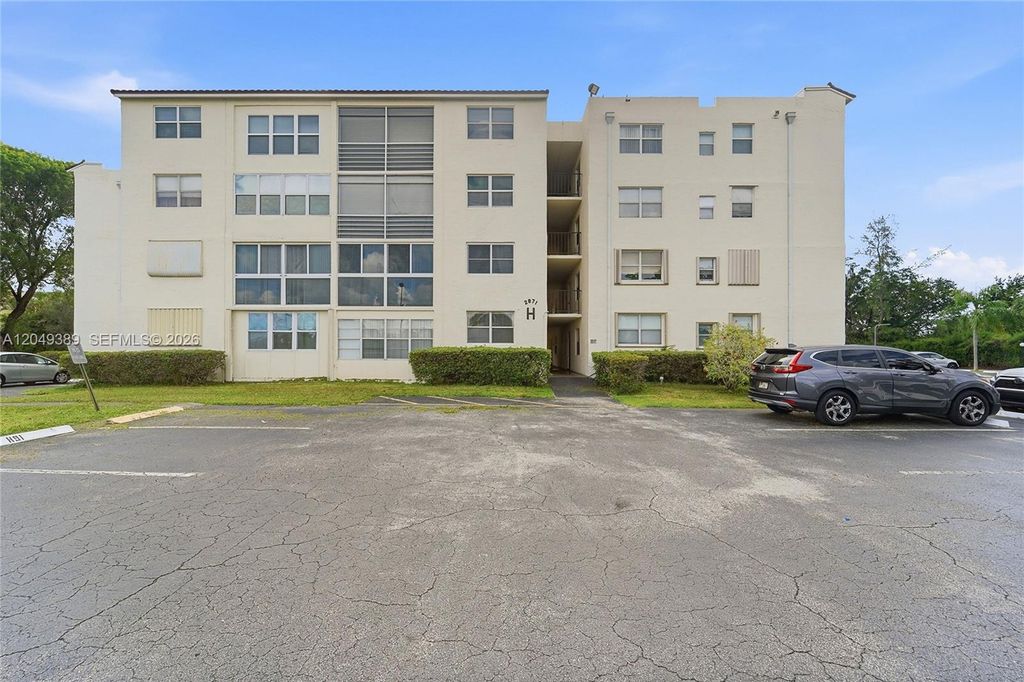 2871 Somerset Dr 103, Lauderdale Lakes, FL 33311