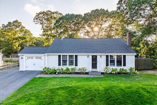 17 Trowbridge Path, Yarmouth, MA 02673