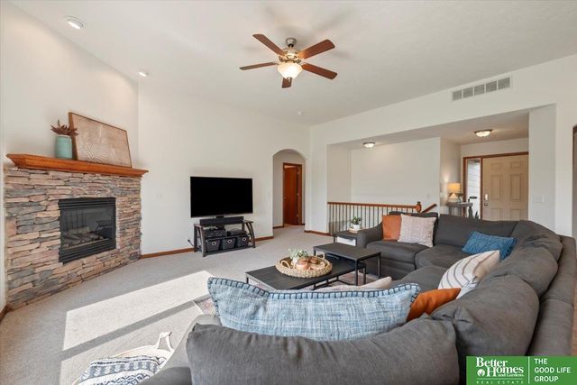 21205 Stonehaven Court, Gretna, NE 68028