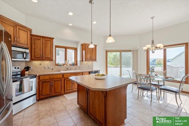 21205 Stonehaven Court, Gretna, NE 68028