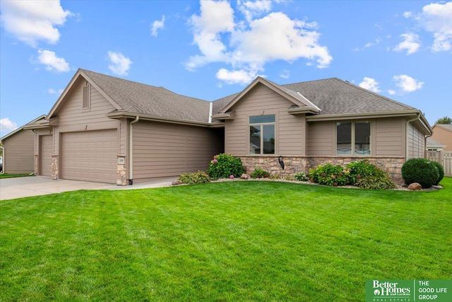 21205 Stonehaven Court, Gretna, NE 68028