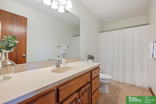 21205 Stonehaven Court, Gretna, NE 68028