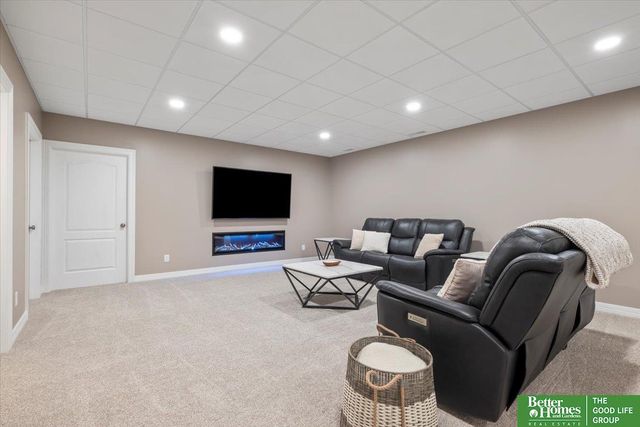 21205 Stonehaven Court, Gretna, NE 68028