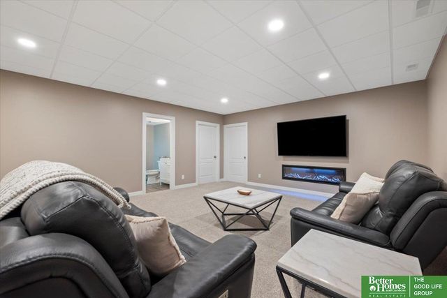 21205 Stonehaven Court, Gretna, NE 68028