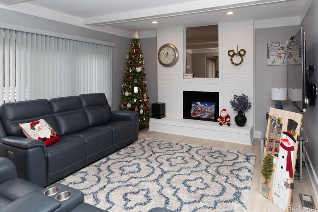 11580 Spicer Drive, Plymouth, MI 48170