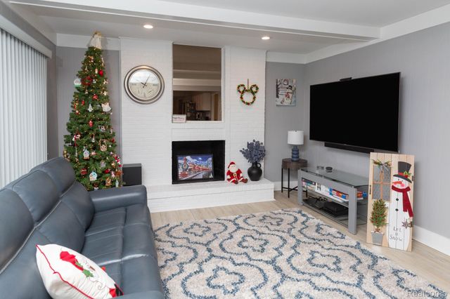 11580 Spicer Drive, Plymouth, MI 48170