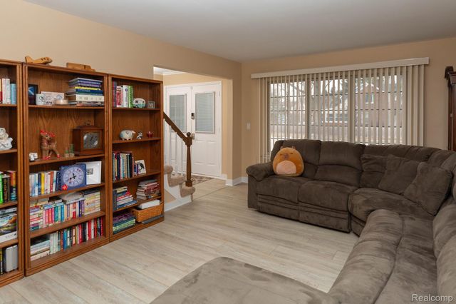 11580 Spicer Drive, Plymouth, MI 48170