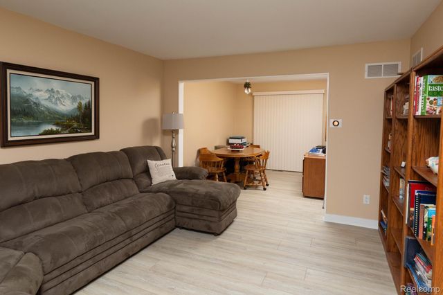 11580 Spicer Drive, Plymouth, MI 48170