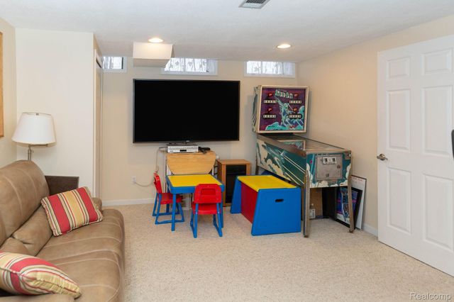 11580 Spicer Drive, Plymouth, MI 48170