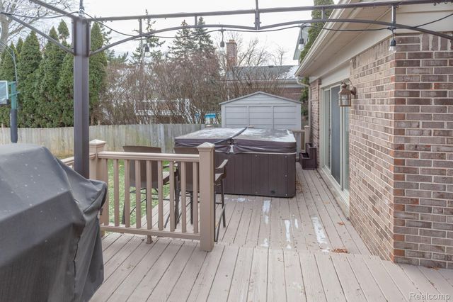 11580 Spicer Drive, Plymouth, MI 48170