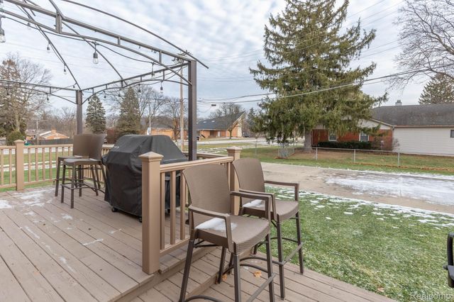 11580 Spicer Drive, Plymouth, MI 48170