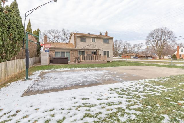 11580 Spicer Drive, Plymouth, MI 48170