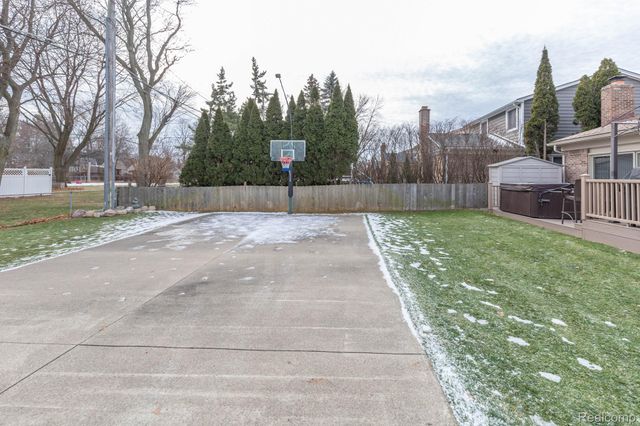 11580 Spicer Drive, Plymouth, MI 48170