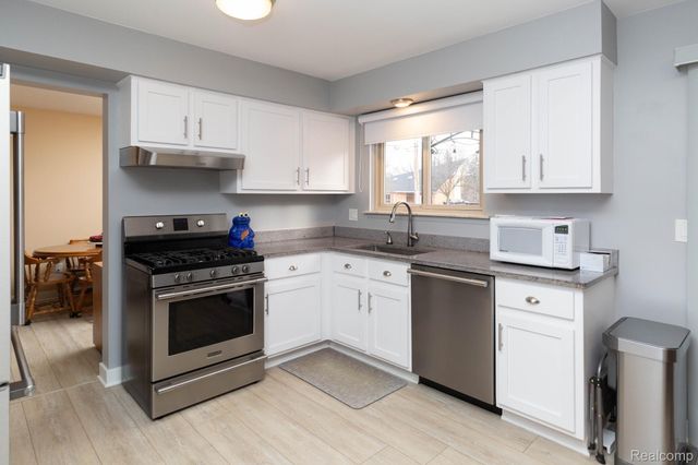 11580 Spicer Drive, Plymouth, MI 48170