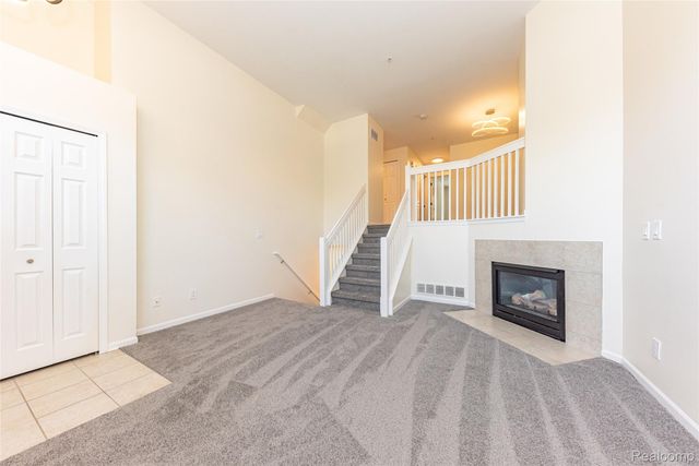 16942 Farmington Road 24, Livonia, MI 48154